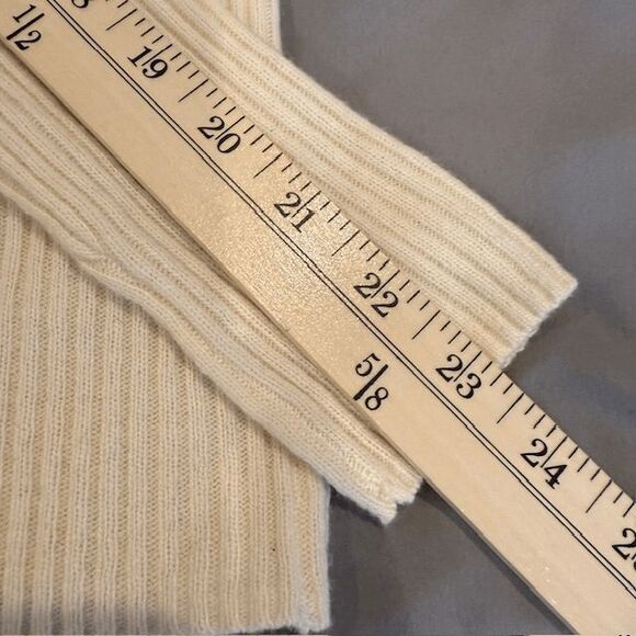Cinq a Sept Cashmere Wool Blend Palomino Ribbed Ruffle Sweater Ivory Size Small - Picture 11 of 11